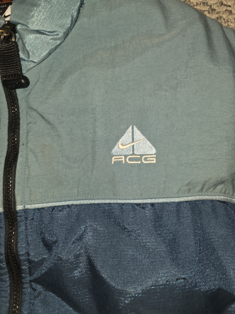 Nike ACG Two-Tone Blue Quilted Puffer Vest - Picture 2 of 6